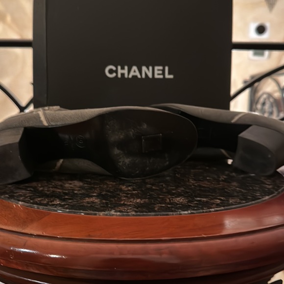 Chanel bootie light gray/charcoal color - Picture 2 of 3